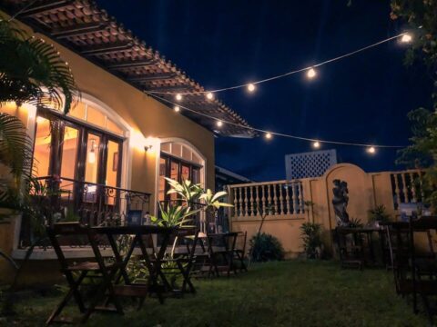 Área interna do Ça-vá Gastrobar